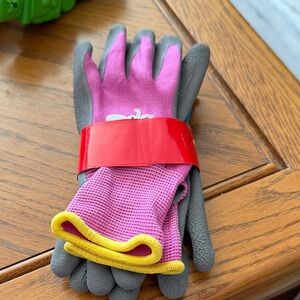 Pink and Blue Gardening Gloves X2
